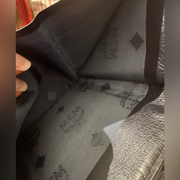 ⭐️⭐️EUC Vintage MCM White and Navy Blue Compact Wallet - Picture 10 of 11